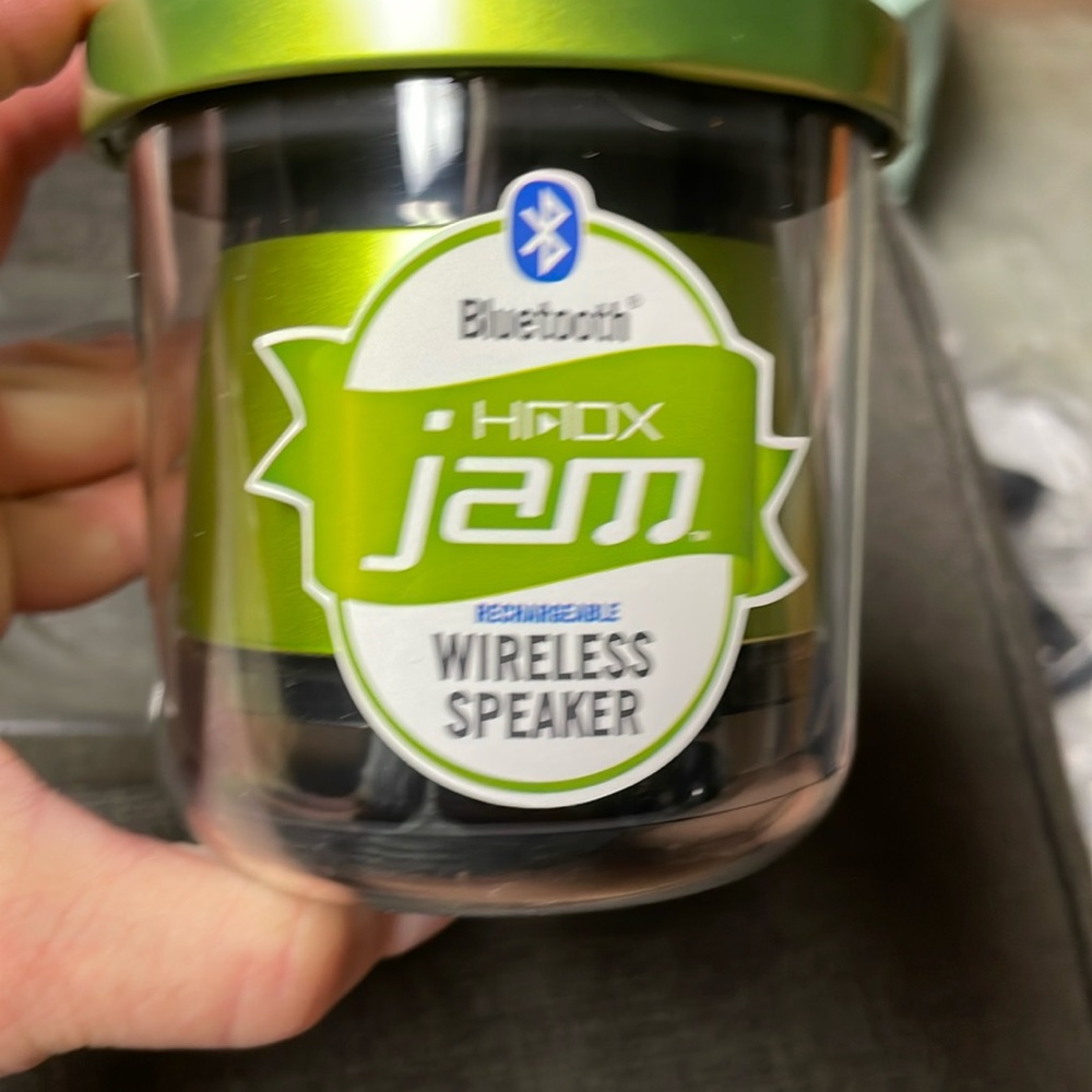 Bluetooth wireless speaker brand new still sealed